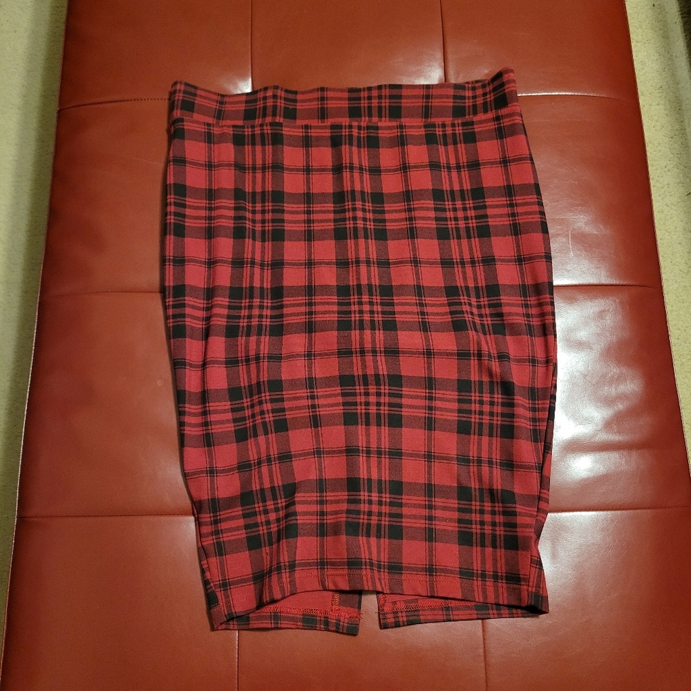 Plaid pencil skirt